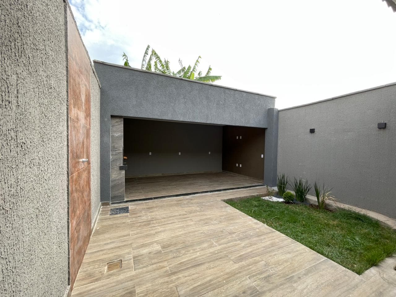 CASA NOVA COM ÁREA GOURMET 3 QUARTOS PRÓXIMA AO JARDINS MADRI, Apenas 470 MIL