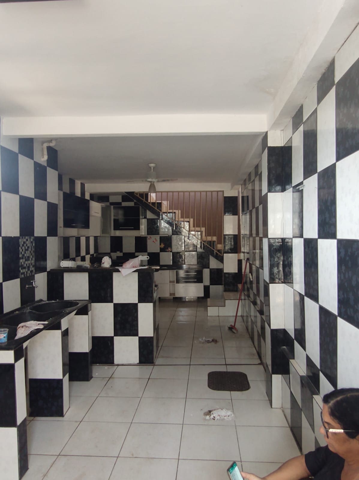 Casa 3Q com 2 barracões Urias Magalhães