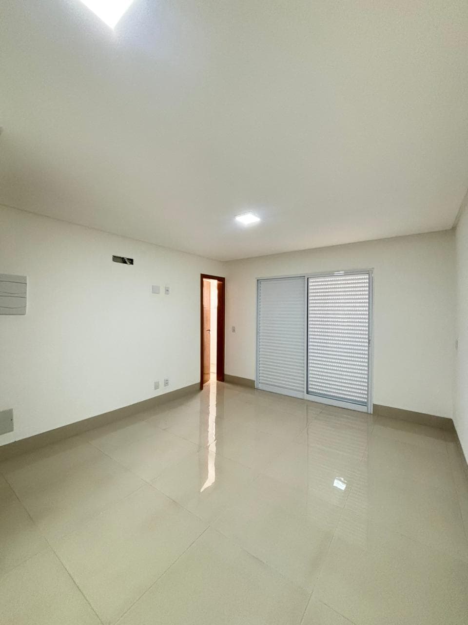 Sobrado em Condomínio Fechado- Próximo à avenida Rio Verde - Bairro Cardoso