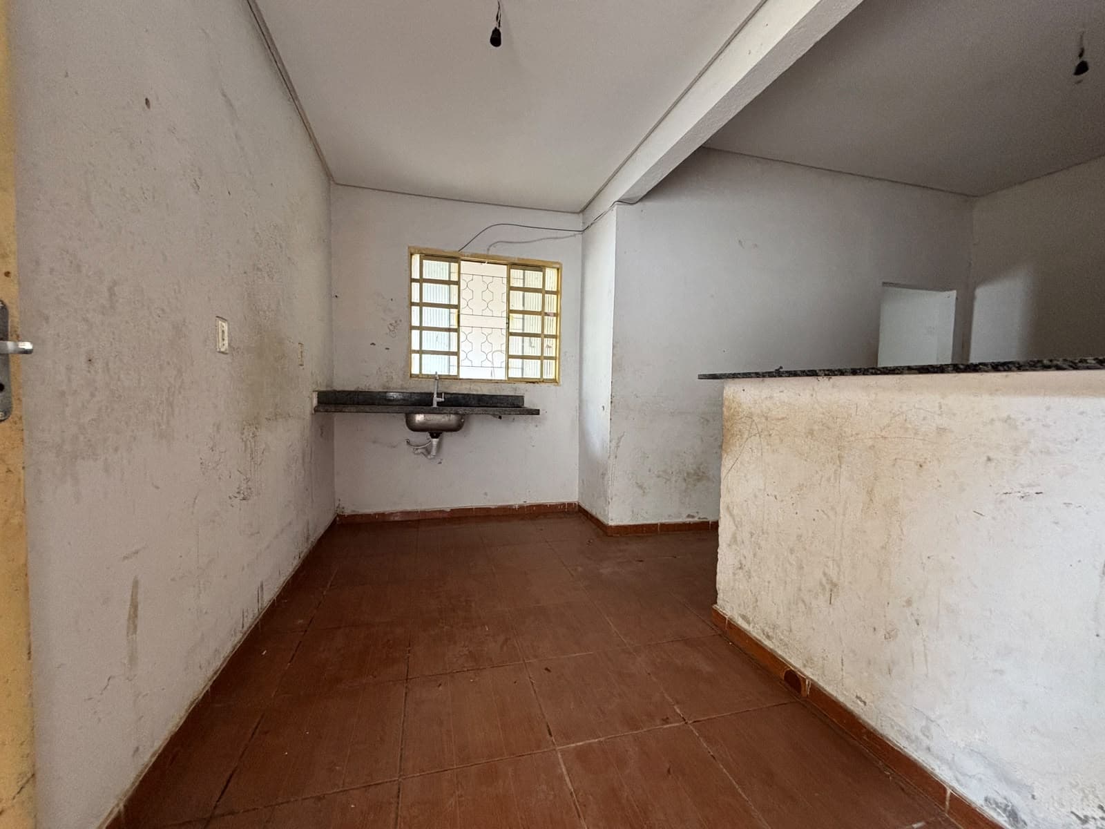 Casa com barracão nos fundos | 2 imóveis no mesmo terreno | R$ 300.000