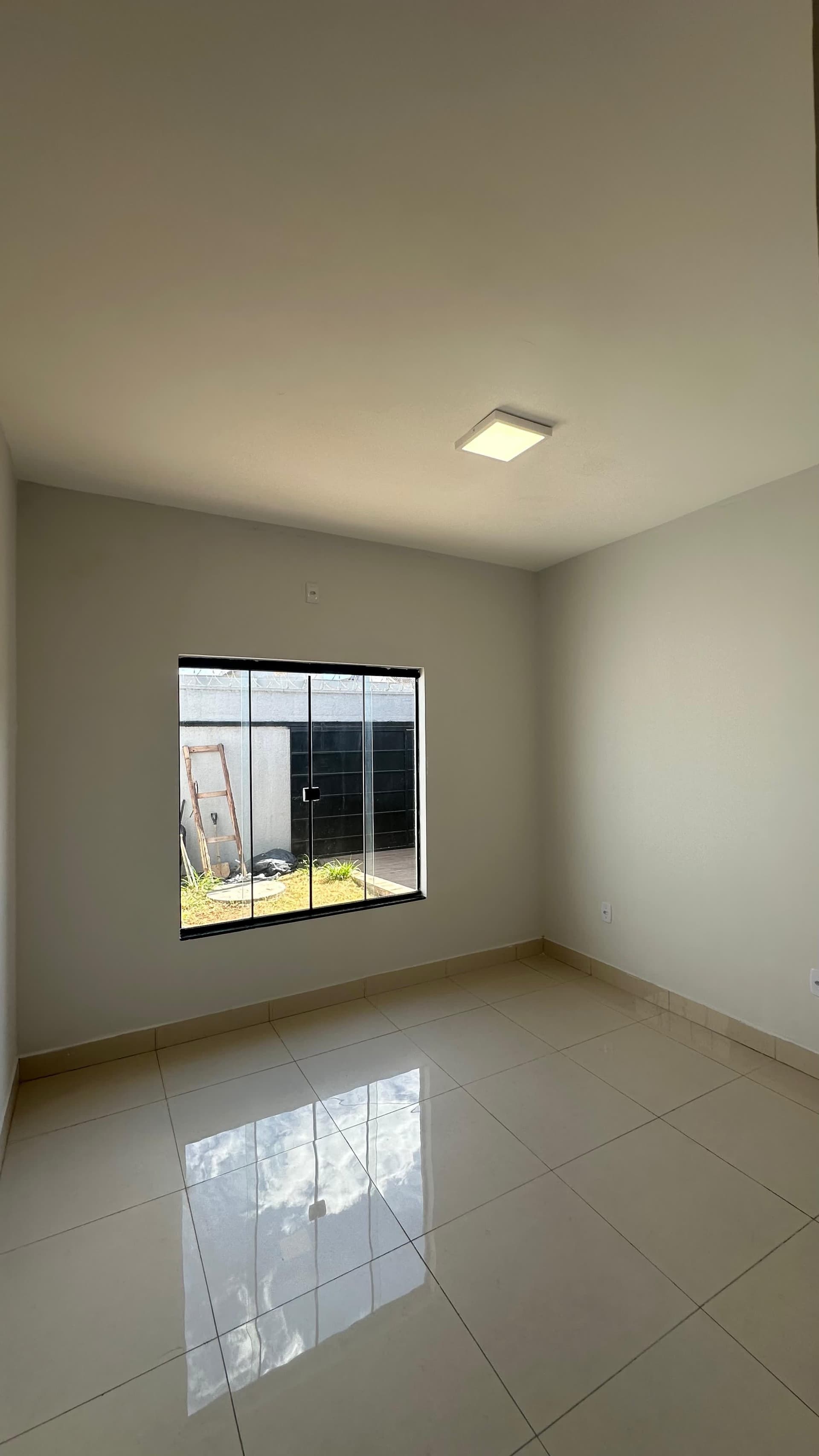 Casa a venda de 3 quartos e 1 suítes Jardim Veneza Ap. De Goiânia