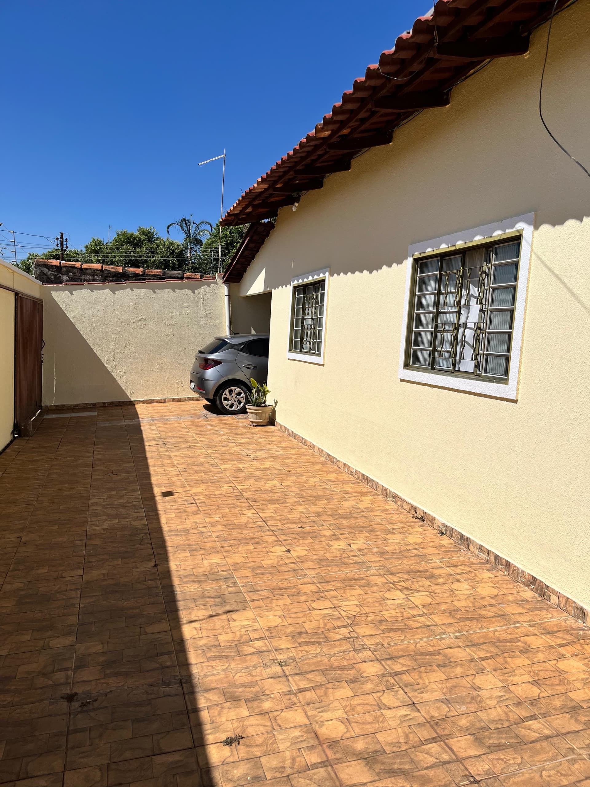 CASA EM TRINDADE