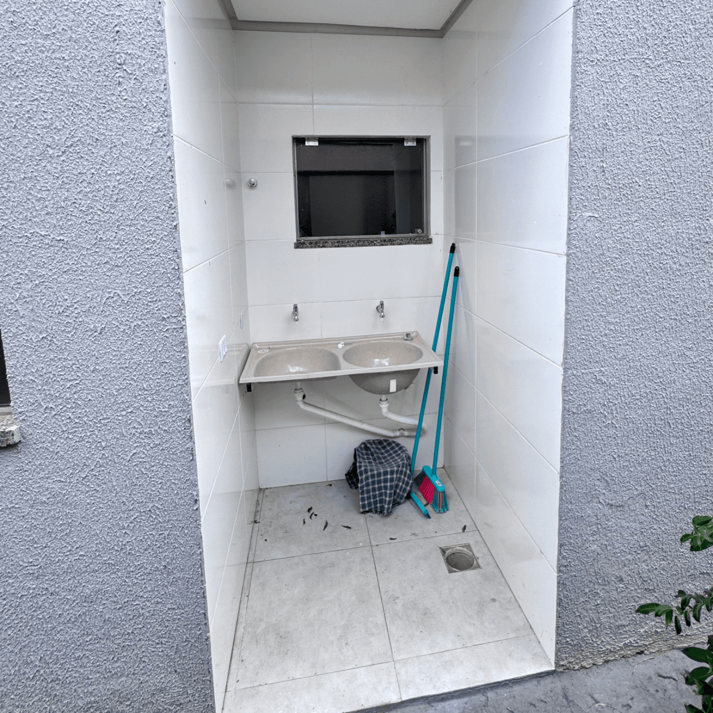 Casa c/ piscina em Aparecida