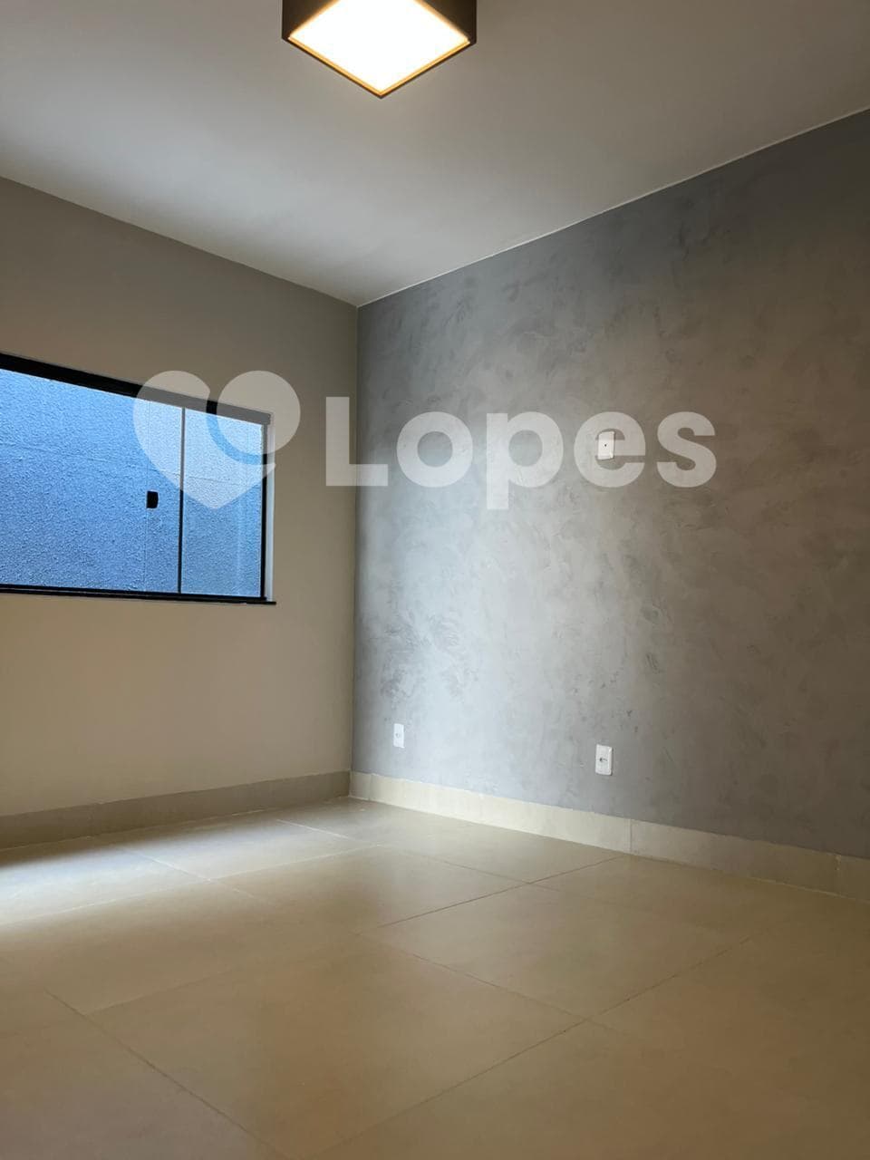 Casa à Venda com 3 Quartos no Residencial Itaipu, Goiânia – Próxima ao Portal Sul Shopping